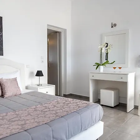 Guest house Aigli Fira (Santorini)