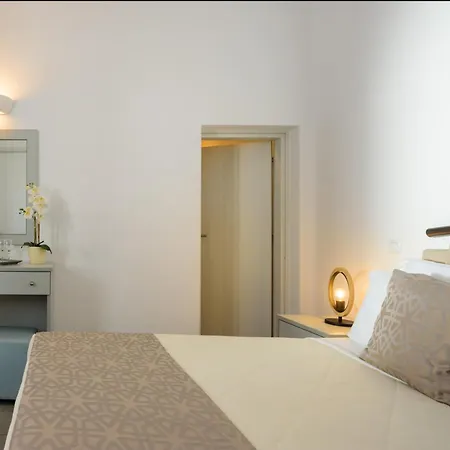 Aigli Fira (Santorini)