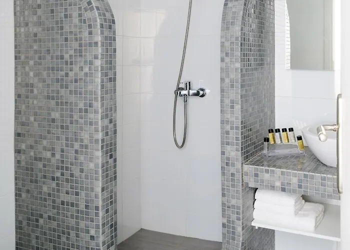 בית הארחה Aigli