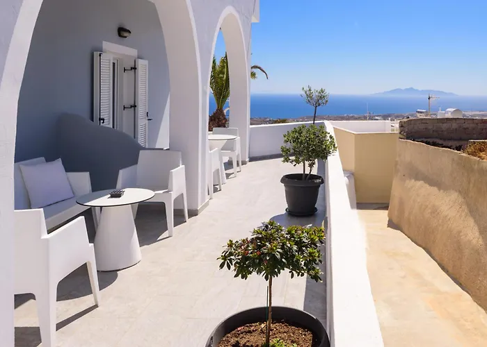 Aigli Fira (Santorini)