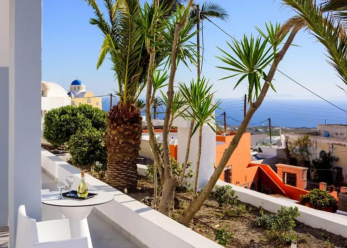 Aigli Fira (Santorini)